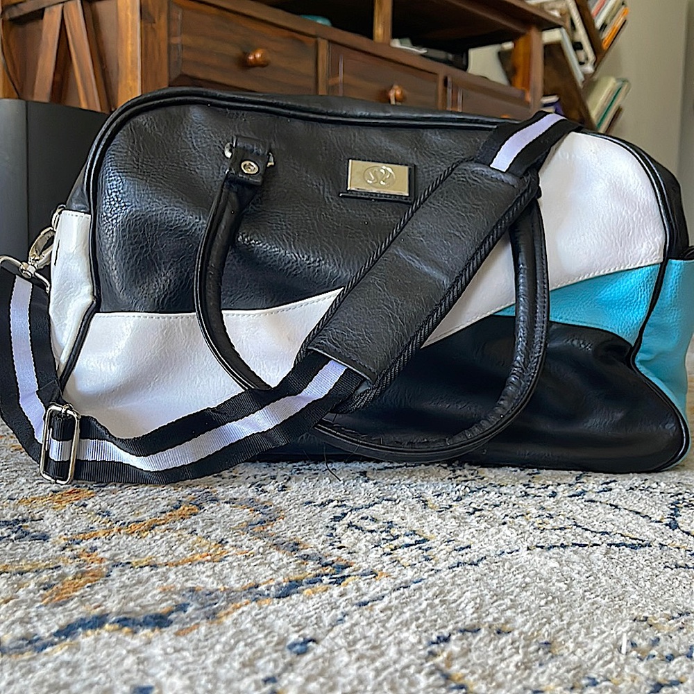 Lululemon duffle bag